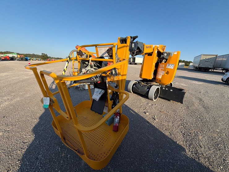 #573-•-haulotte-ha32cj+-man-lift-image-1