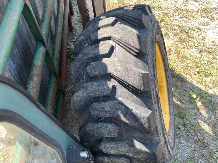 #6219-•-hercules-skid-loader-tire-image-2
