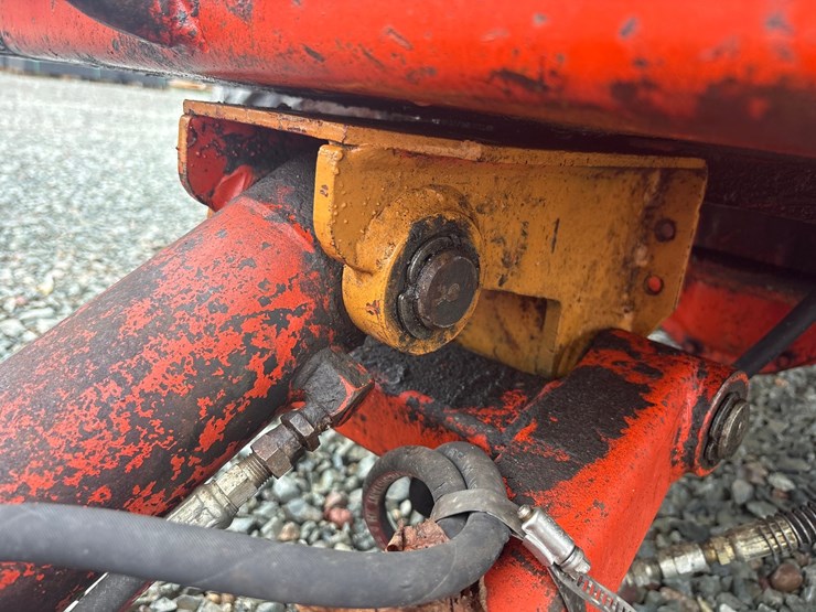 ditch-witch-2200-image-37