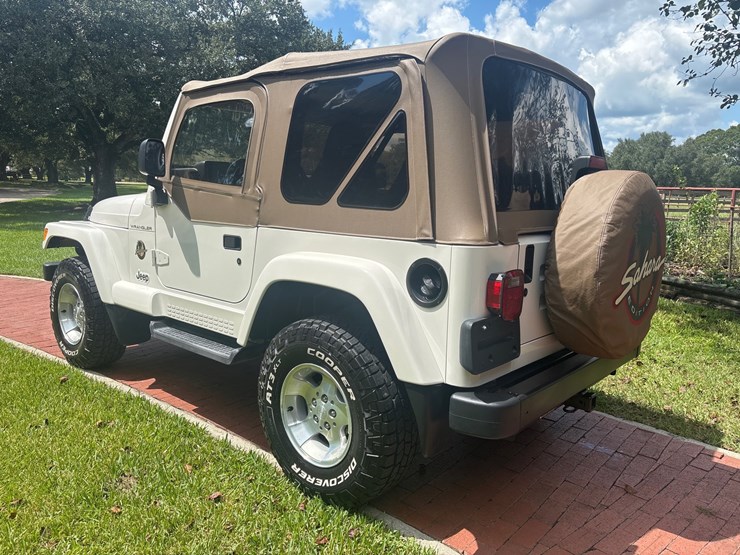 2002-jeep-wrangler-image-12