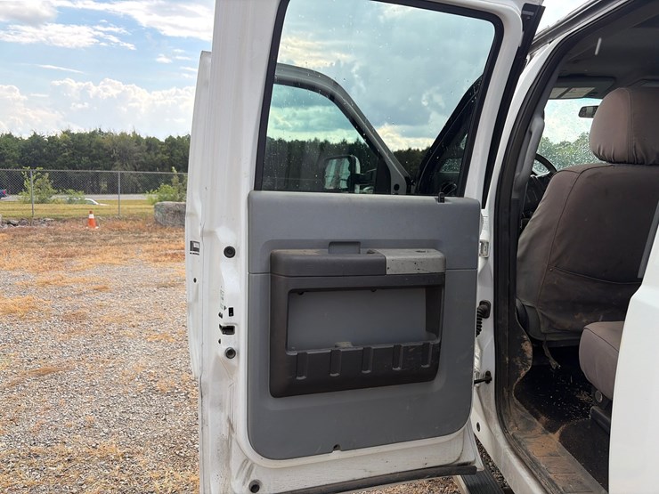 2013-ford-f350-image-16