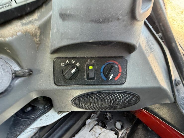2023-bobcat-s740-image-28
