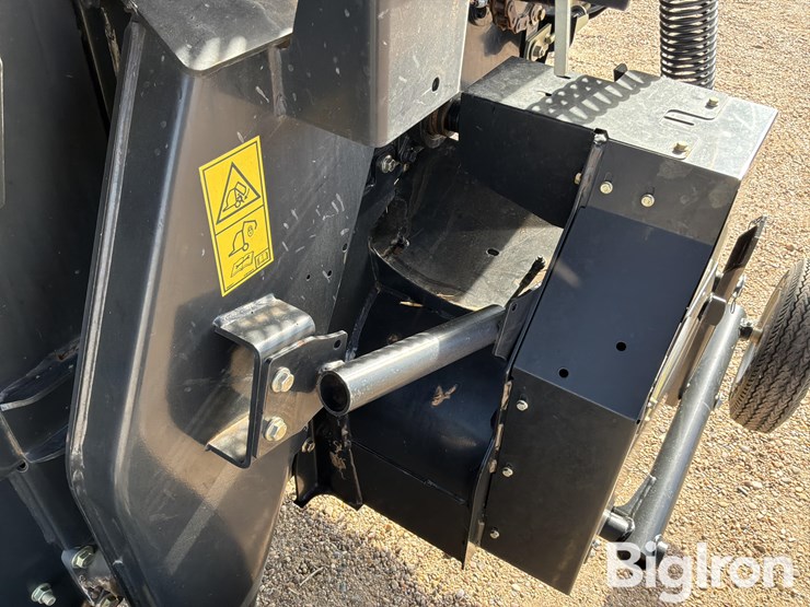 2022-case-ih-rb465-image-15
