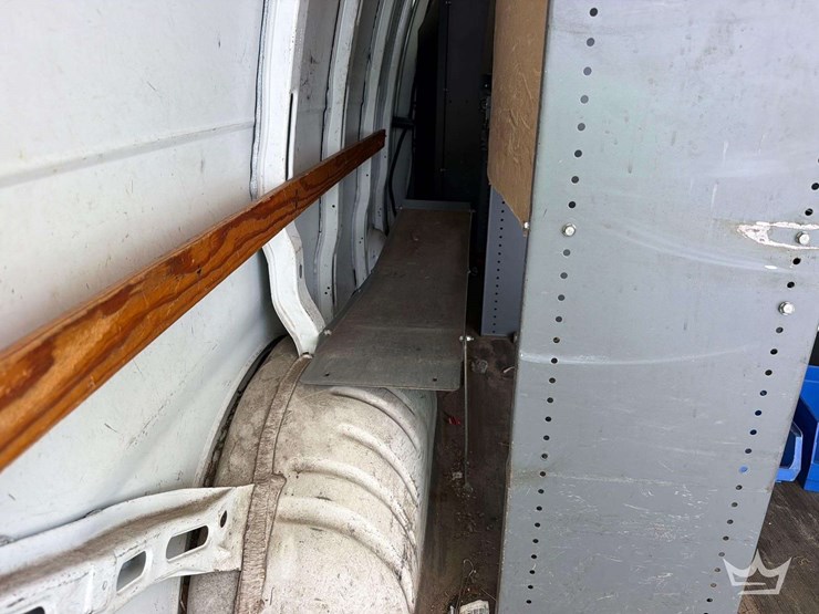 2014-chevrolet-express-g2500-image-26