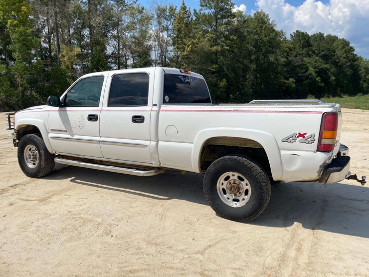 2003-gmc-sierra-2500-image-2