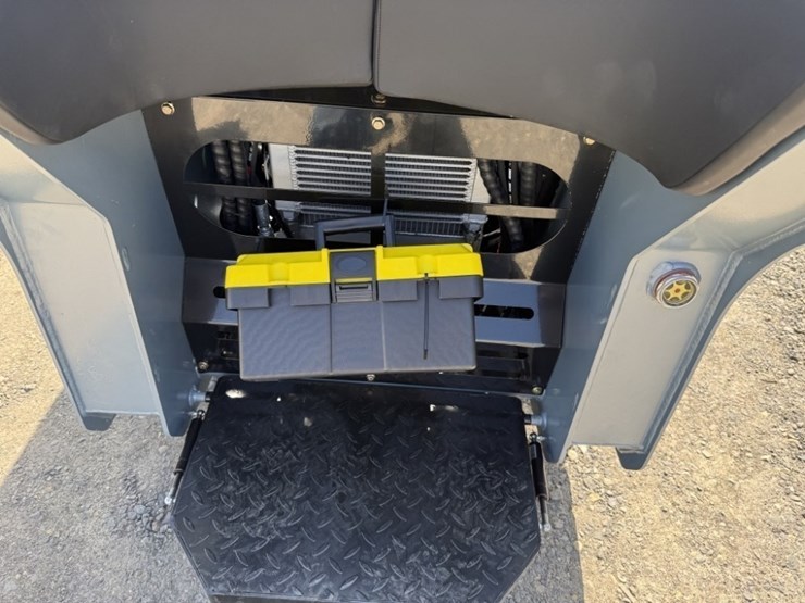 2026-sdlanch-ssl1200-mini-compact-track-loader-image-19