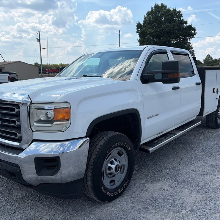 #251 • 2015 GMC SIERRA SERVICE TRUCK