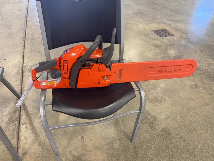husqvarna-chainsaw-image-2