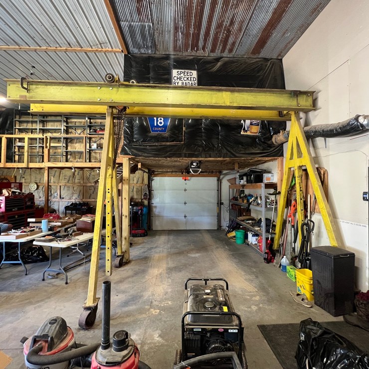 #5710 • Hoist on Wheels
