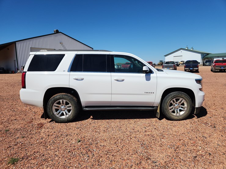 2015-chevrolet-tahoe-lt-image-6