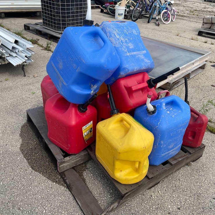 #10553 • Pallet of Fuel Cans