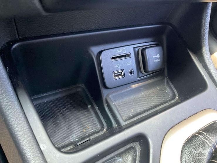 2015-jeep-cherokee-image-17