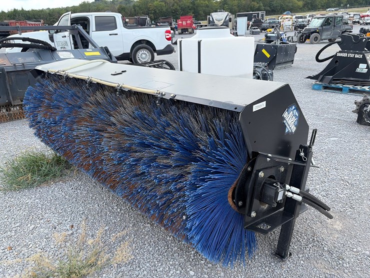 #424-•-blue-diamond-84"-sd-hyd-angle-broom-image-1
