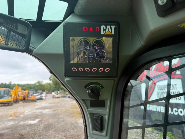 2015-caterpillar-262d-image-20