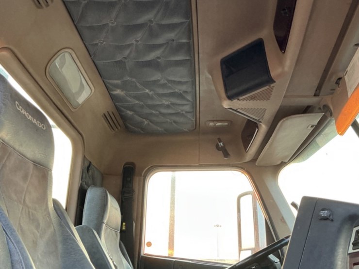 2011-freightliner-coronado-122-sd-image-22