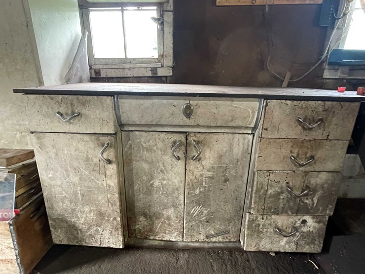 #1680-•-(3)-cabinets-and-contents-image-2
