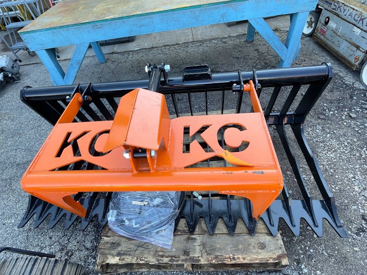 #9103-•-rock-bucket-with-grapple-arm-(o4)-image-2