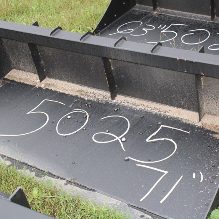#5025 • 71'' skid steer bucket
