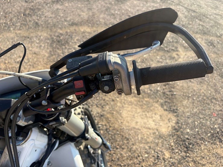 2017-husqvarna-dirt-bike-(439-miles)-image-7
