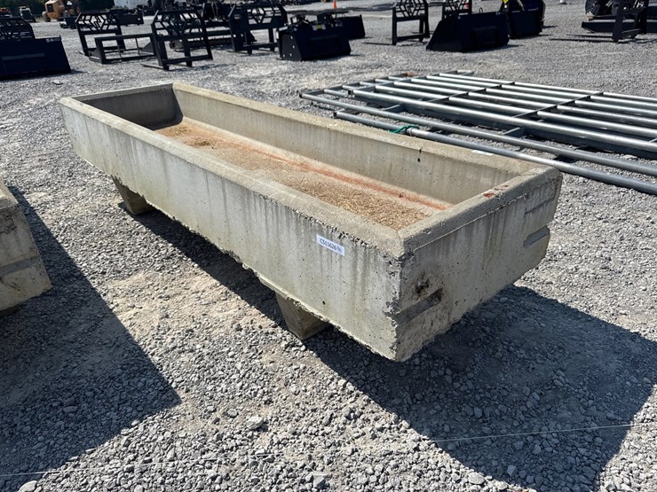 #558-•-8’-concrete-livestock-bunk-feeder-image-1