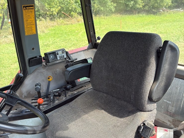 case-ih-5240-image-10