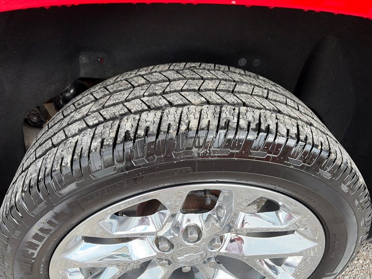 2018-chevrolet-tahoe-lt-image-9