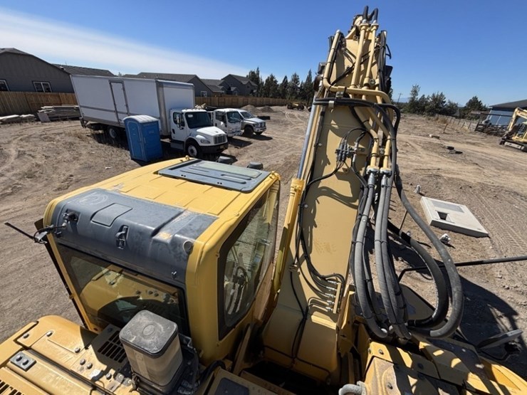 2013-komatsu-pc228us-lc-8-image-27