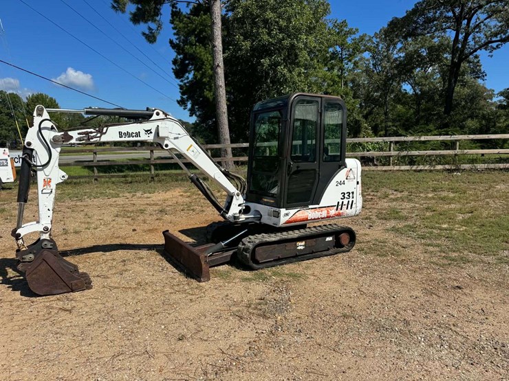 2002-bobcat-331-image-3