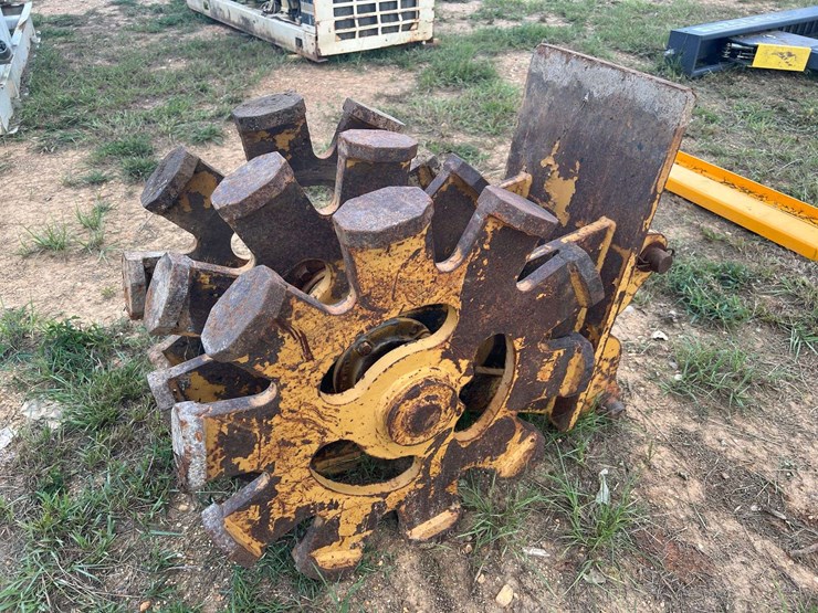 caterpillar-416-image-4