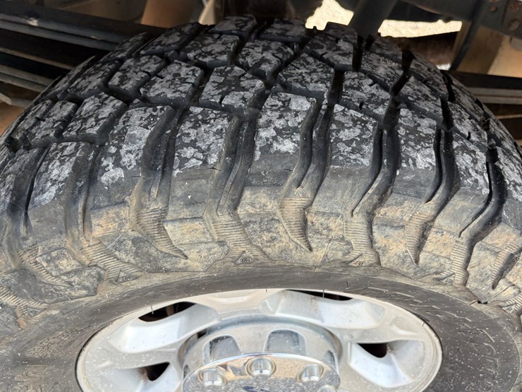 #247-•-2016-ford-xl-f-250-service-truck-image-11
