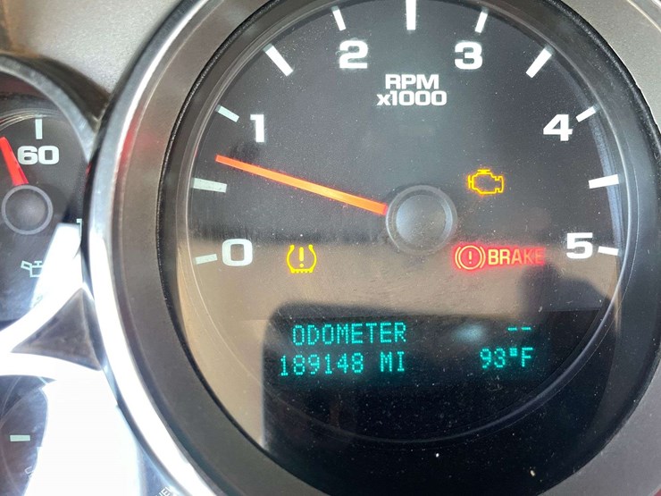 2010-gmc-sierra-2500-image-28