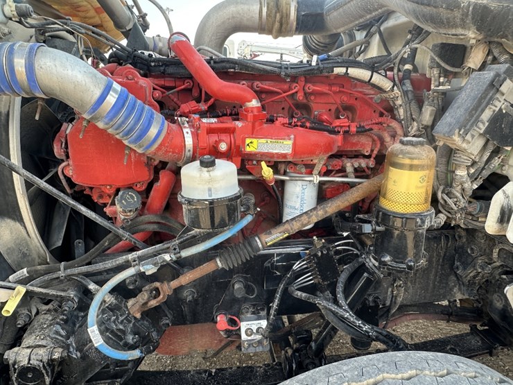2015-peterbilt-367-image-23