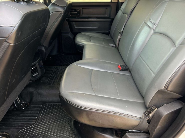 2019-ram-2500-tradesman-image-36