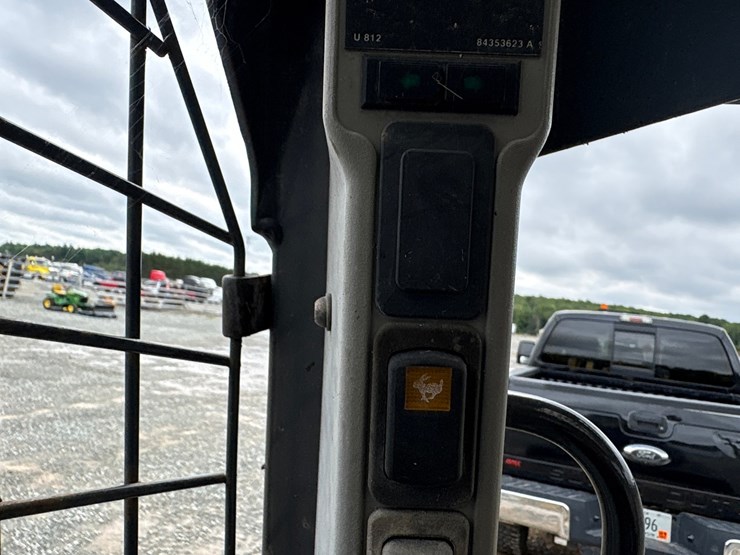 2019-new-holland-l228-image-58