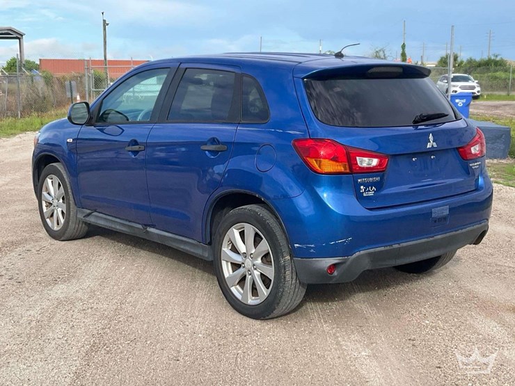 2015-mitsubishi-outlander-image-3