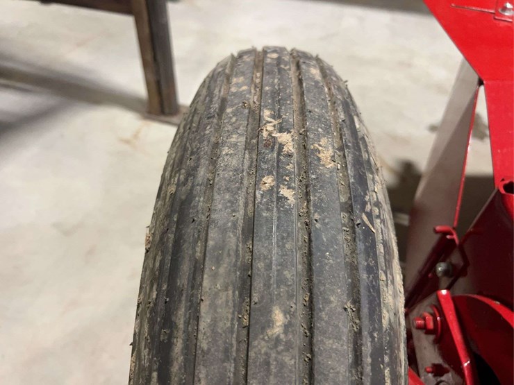 international-harvester-2a-6’-hay-conditioner-image-23
