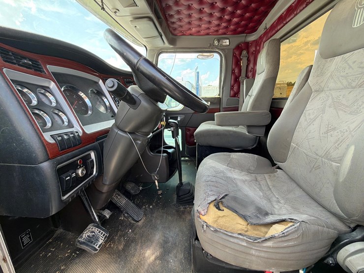 2007-kenworth-t800-image-13