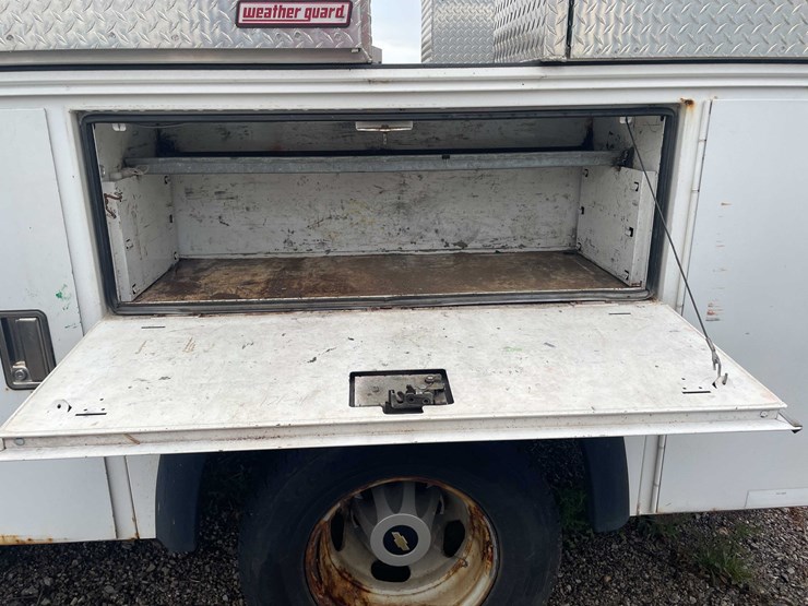 2013-chevrolet-3500-image-40