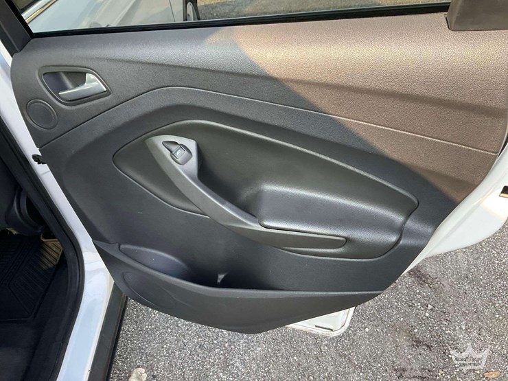 2013-ford-escape-image-25