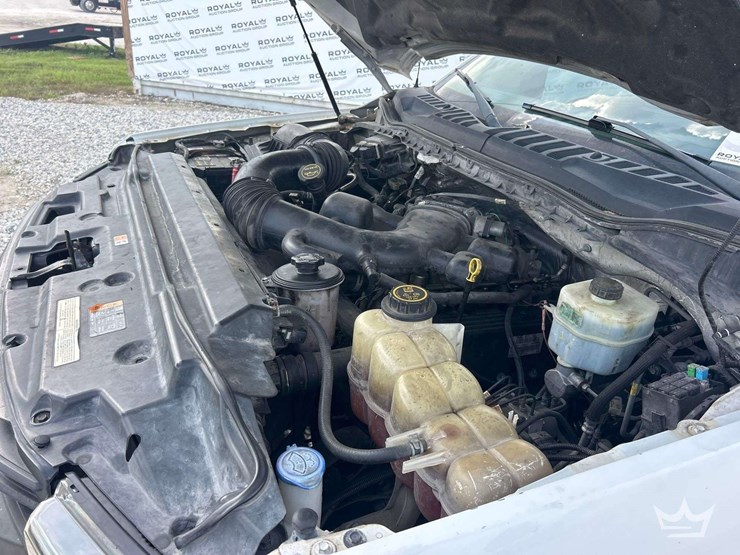 2017-ford-f550-image-8