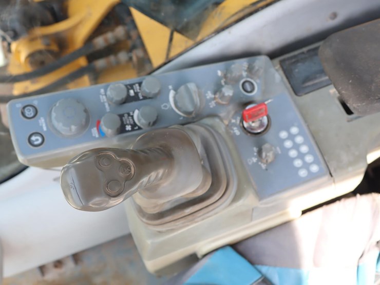2014-deere-160g-lc-image-10