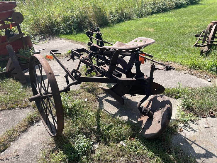 #1623-•-vintage-moldboard-plow-image-4