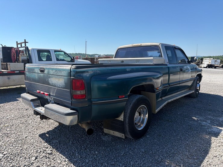 1996-dodge-ram-3500-image-4