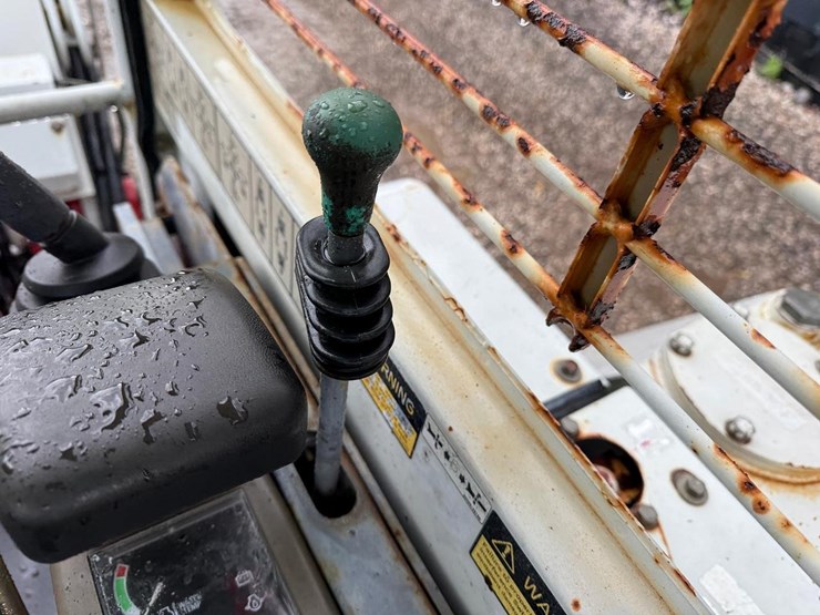 2009-takeuchi-tb138fr-image-25