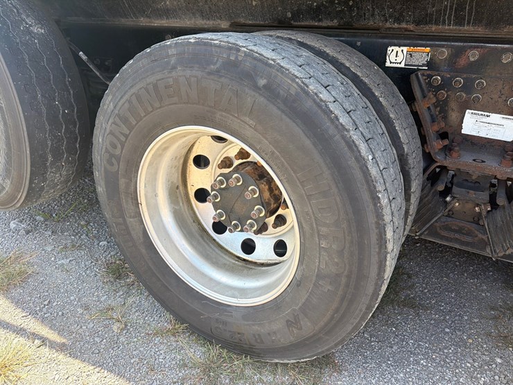 2015-kenworth-t880-image-9