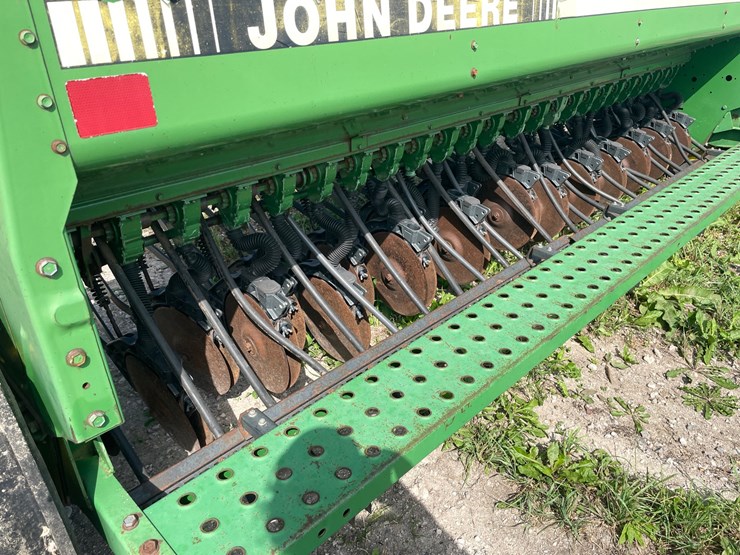john-deere-450-image-9