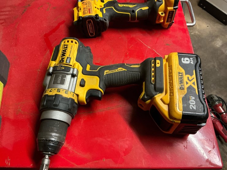 #100-•-dewalt-20v-max-brushless-power-tool-lot-with-batteries-&-ryobi-bit-set-image-5