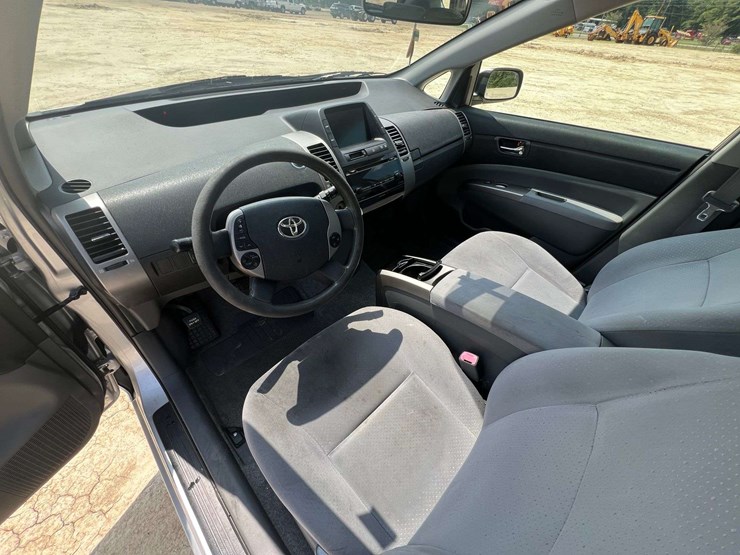 2009-toyota-prius-4-door-hybrid-sedan-(231,099-miles)-image-11