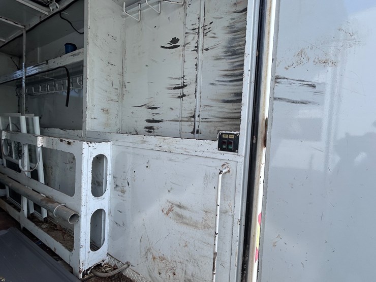 #212-•-2014-saub-pull-behind-service-trailer-image-35