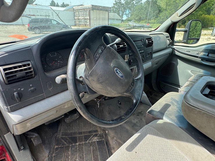 2005-ford-f350-image-47